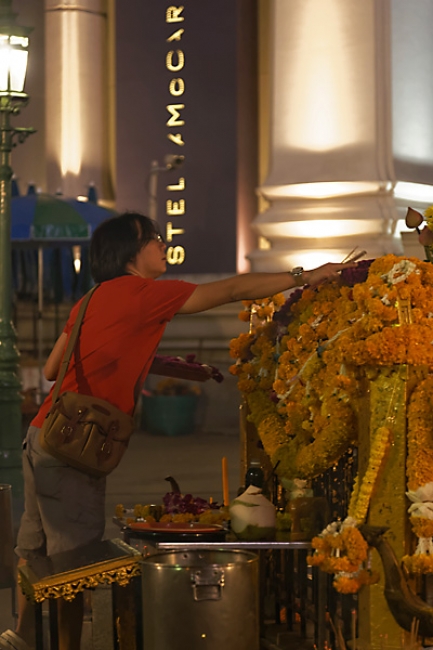 Bangkok la nuit, loy krathong-046